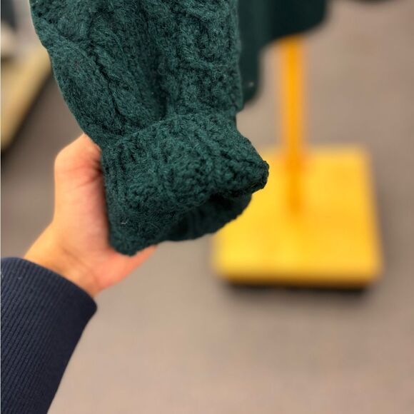 Limited Handknit Ladies Small Green 100% Wool - Picture 4 of 7